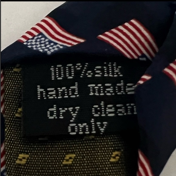 Patriotic Flag Patterned Tie - Picture 5 of 9